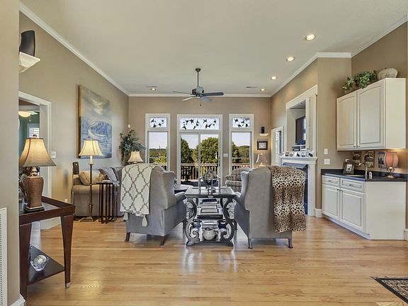 3rd image of 315 Chuniloti Cir