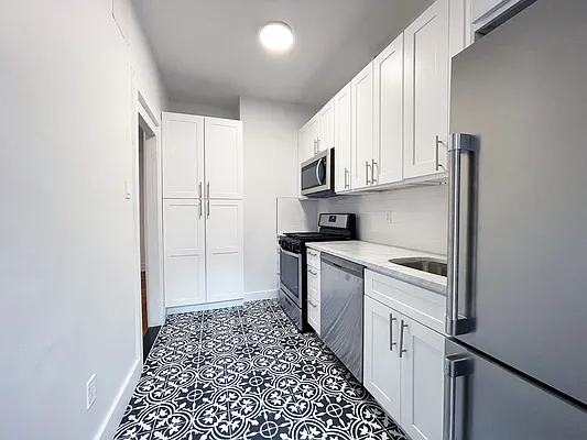 Rented by Bohemia Realty Group | media 14