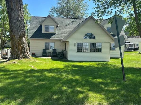 1220 Lake St, Osakis, MN 56360