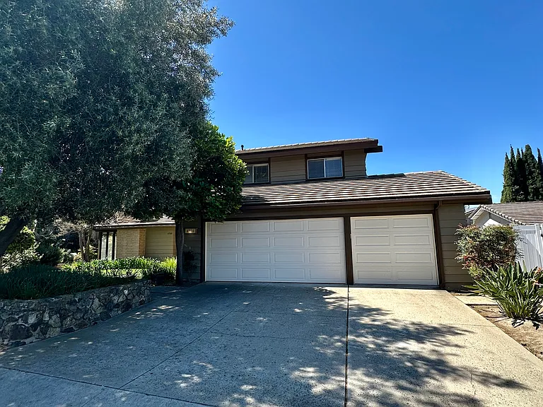 6566 Ridge Manor Ave — Photo 2