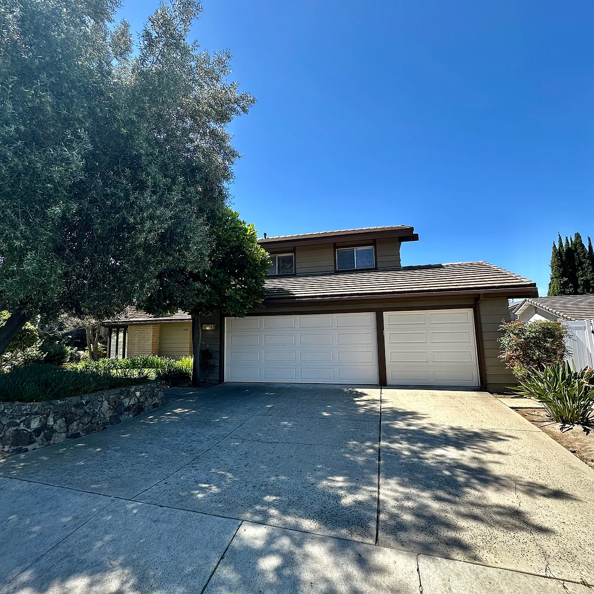 Building Photo - 6566 Ridge Manor Ave