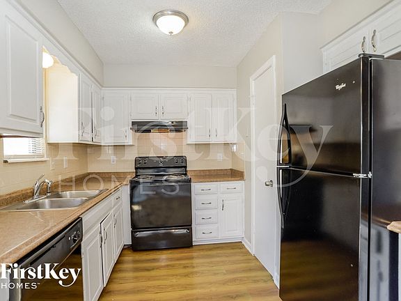 5th image of 11713 Crystal Dr