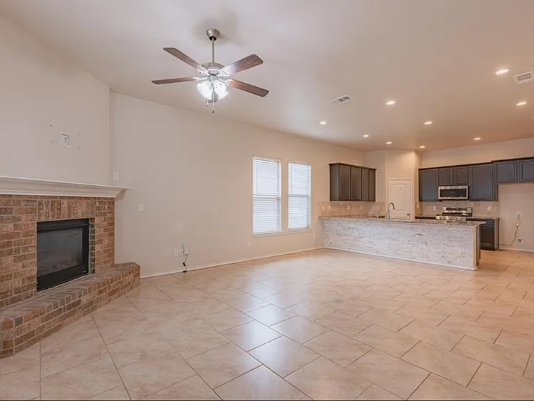6706 Yellow Rose Ct — Photo 2