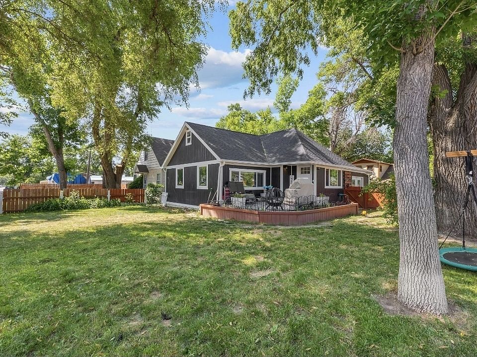 1st image of 2304 10th Ave N