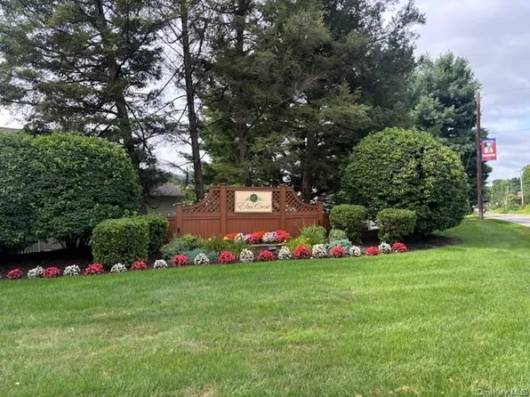 207 Crestwood Court, Fishkill, NY 12524