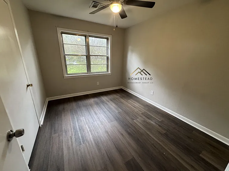 1704 Bradley St — Photo 16