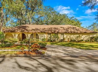 1116 N Riverhills Dr, Temple Terrace, FL 33617