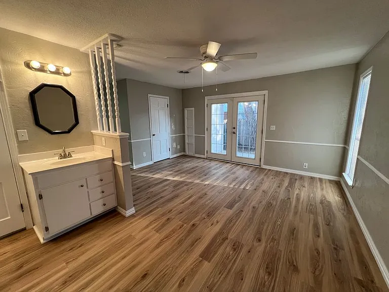 2906 S Monroe St — Photo 15