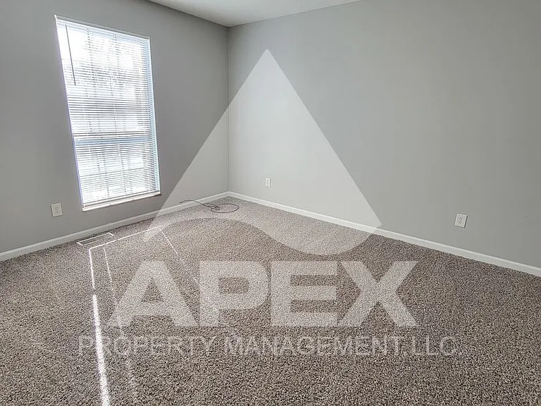 2028 Woodrow Dr — Photo 13