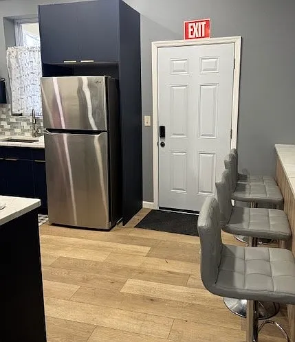 1030 Ross Ave — Photo 9
