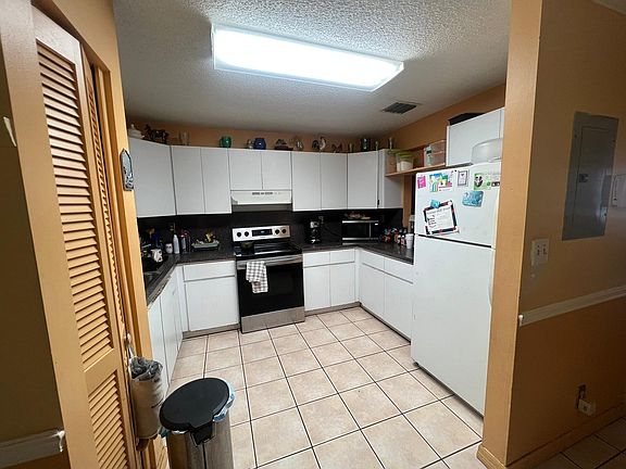 2nd image of 235 NW 6th Avenue