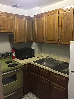 Rented by Metroline Realty | media 12