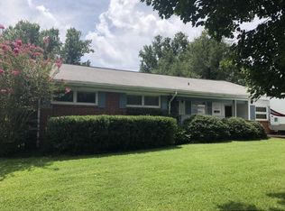 1002 Crocus St, Johnson City, TN 37601