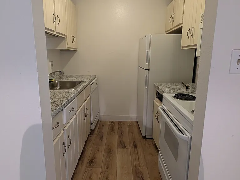 Autumn Ridge Apartments — Photo 6