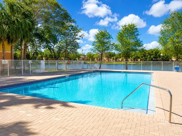 3660 N 56th Ave APT 609, Hollywood, FL 33021