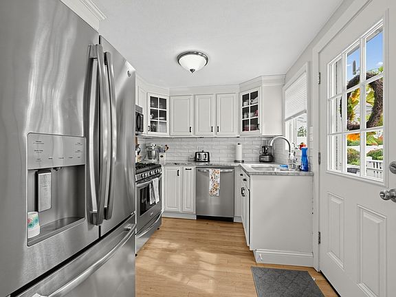 2nd image of 14 Laurel St