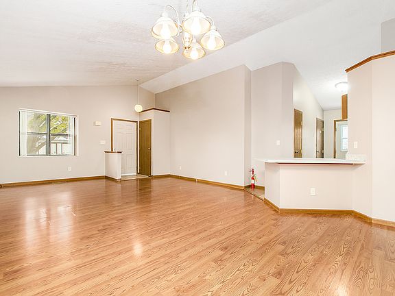 5th image of 3880 Heatherglen Dr