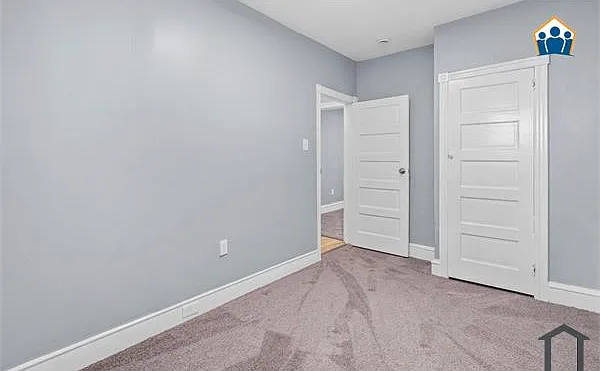 950 E Russell St — Photo 10