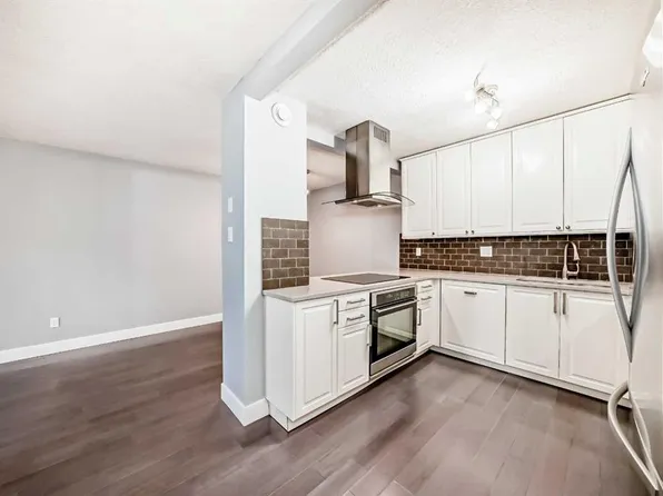 537 W 14th Ave SW #604, Calgary, AB T2R 0M7