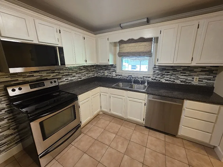 4935 Rawlings Rd — Photo 6