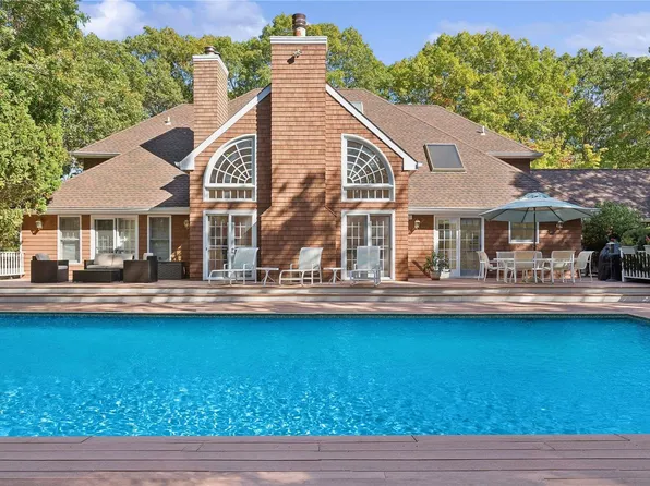 26 Elizabeth Ln, Quogue, NY 11959