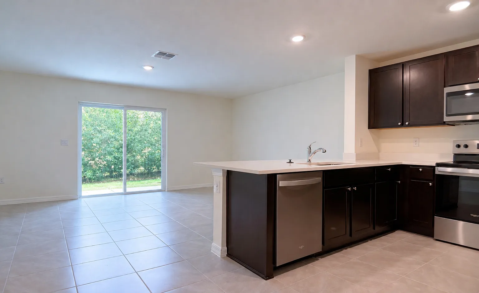 3 bed, 2.5 bath, 1505 sqft, $1,800 — Photo 4