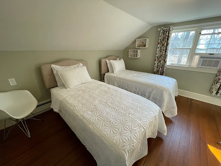 2nd Upstairs Bedroom