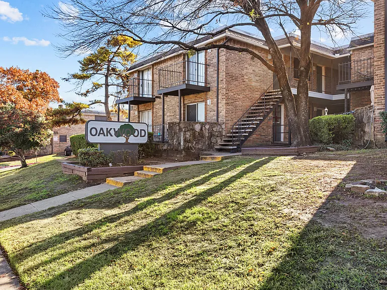 Oakwood — Photo 27