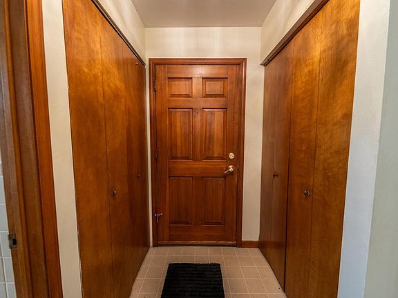 3rd image of 530 N Silverbrook DRIVE #104