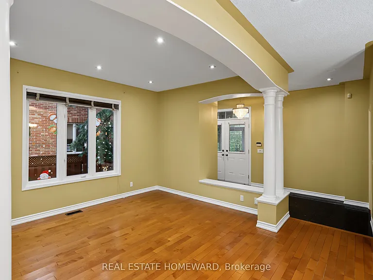 123 Shirley Dr — Photo 2