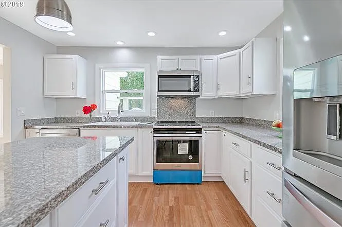 5810 SE Flavel Dr — Photo 7