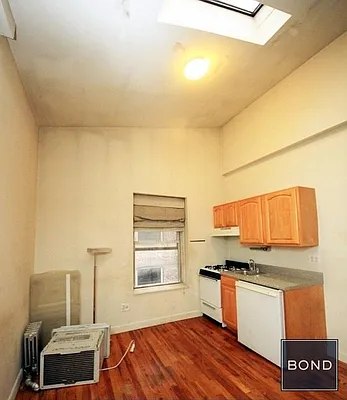 Rented by Bond New York | media 5