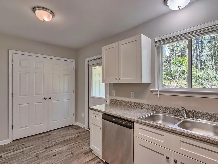 456 S Church St #D — Photo 16