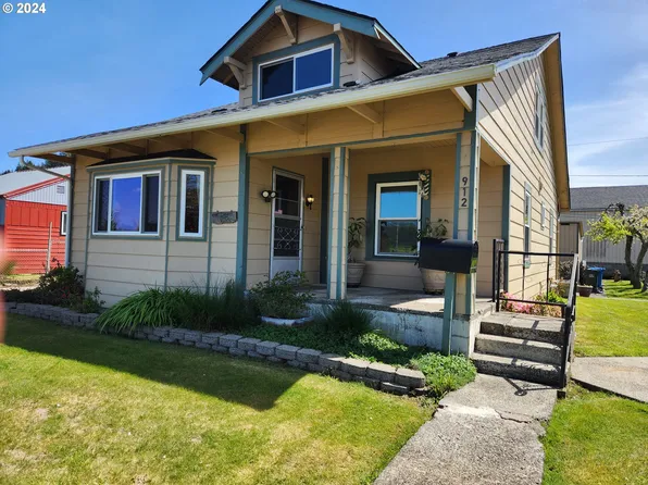 912 Fir Ave, Reedsport, OR 97467