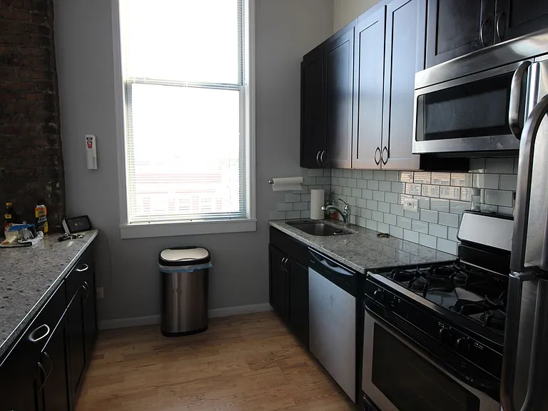 7044 N Clark St #2A — Photo 5