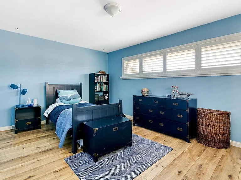 10 Capri Ct — Photo 17