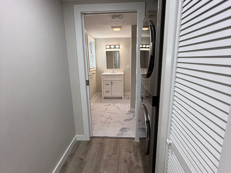 131 Bay St #2 — Photo 10