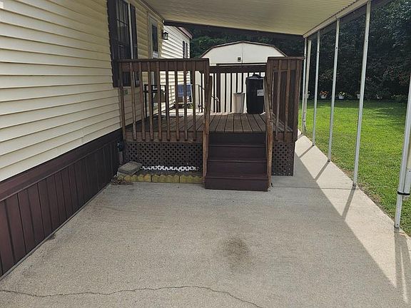 4th image of 261 Mayflower Dr