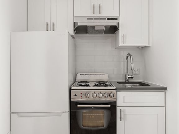 4th image of 463 W 19th St APT 6