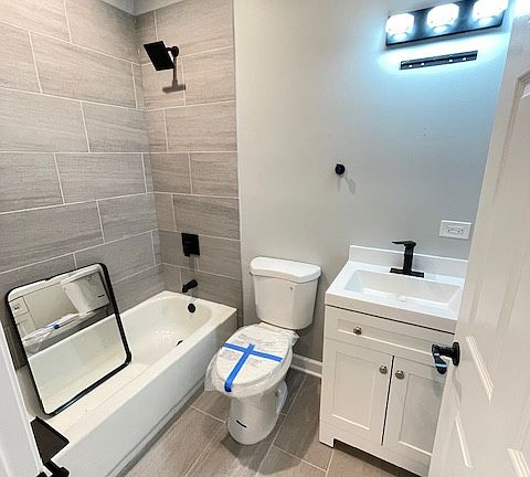 5th image of 1719 W Chicago Ave #3