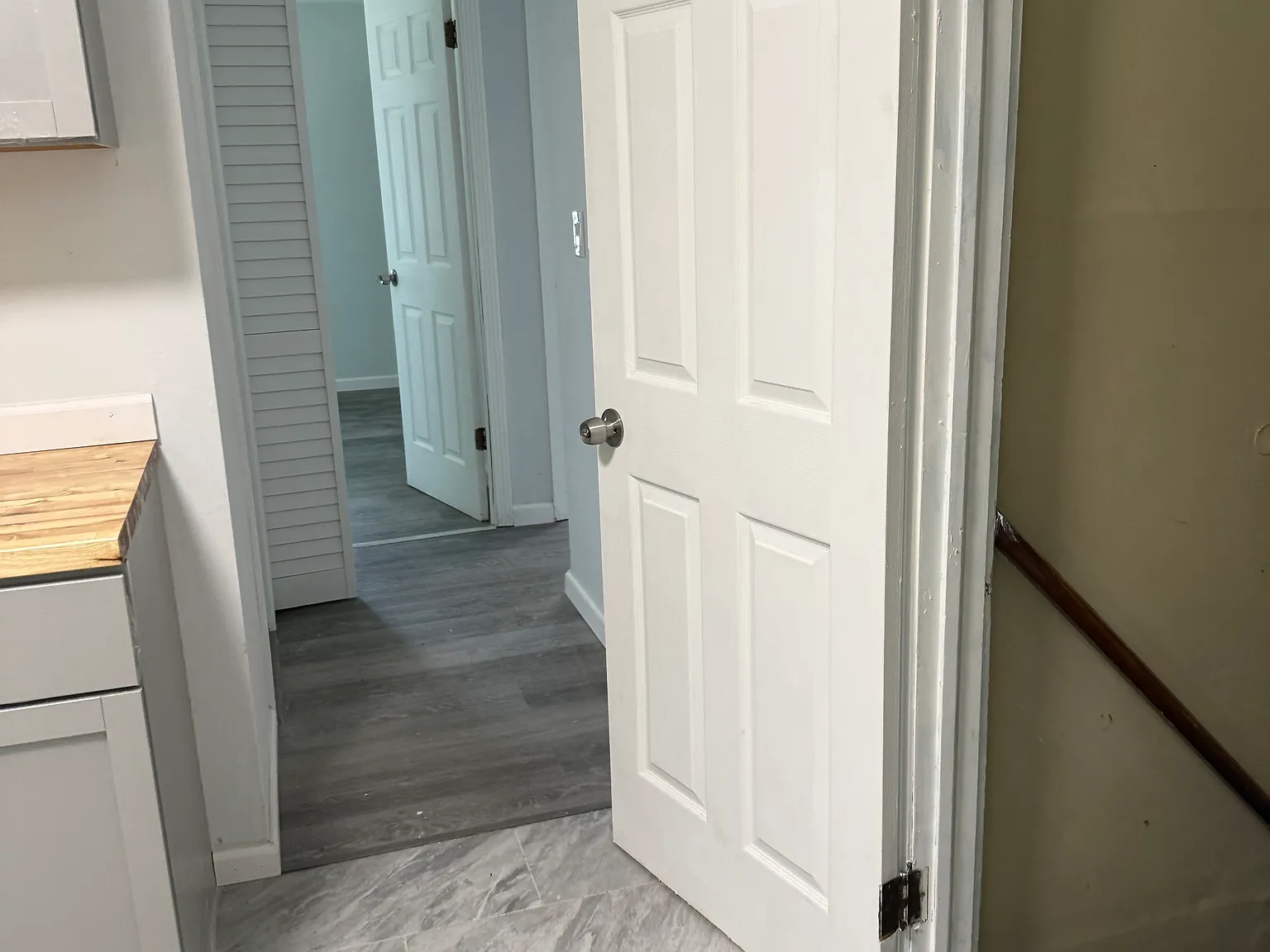 3 bed, 1050 sqft, $2,500 — Photo 4