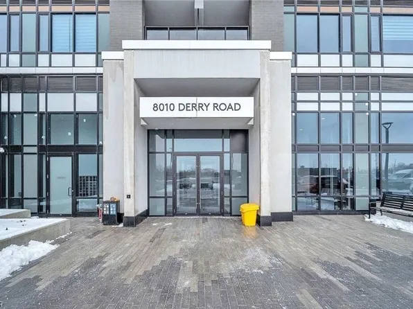 8010 Derry Rd #1402, Milton, ON L9T 2N2