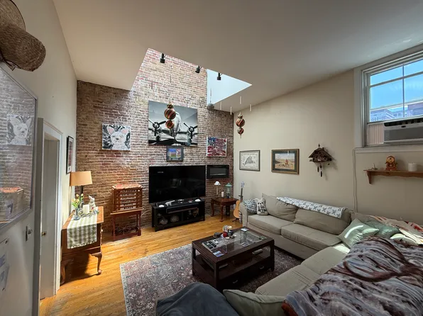 261 Commonwealth Ave APT 9, Boston, MA 02116