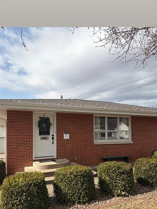 1st image of 920 S Spring St