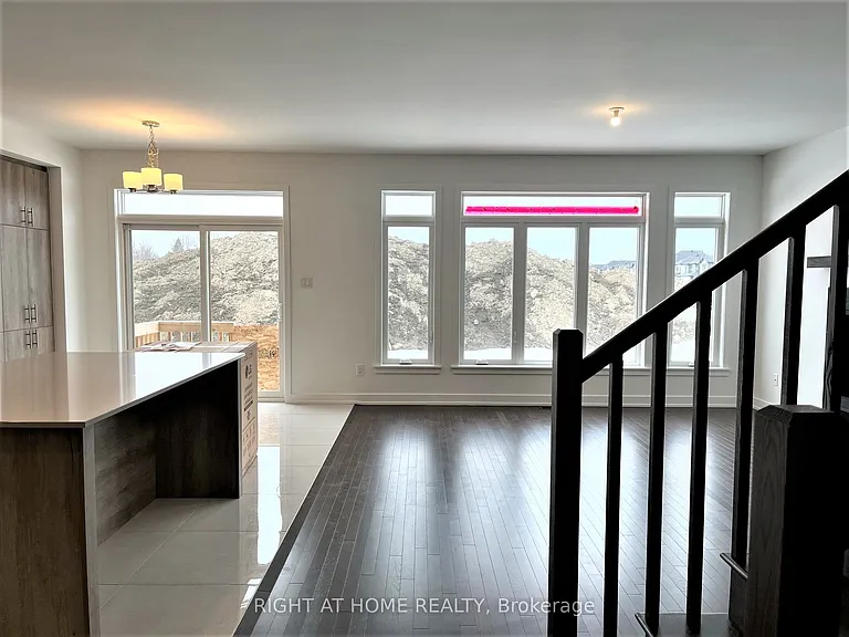 902 Duxbury Ln — Photo 9