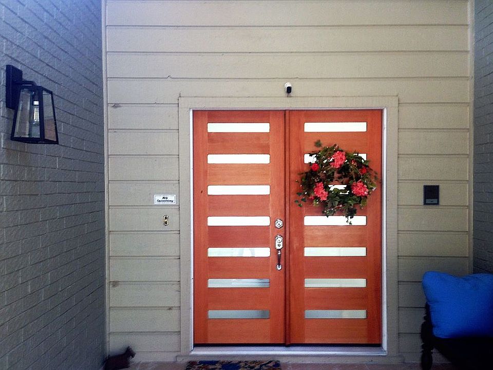 2nd image of 10408 Pinehurst Dr
