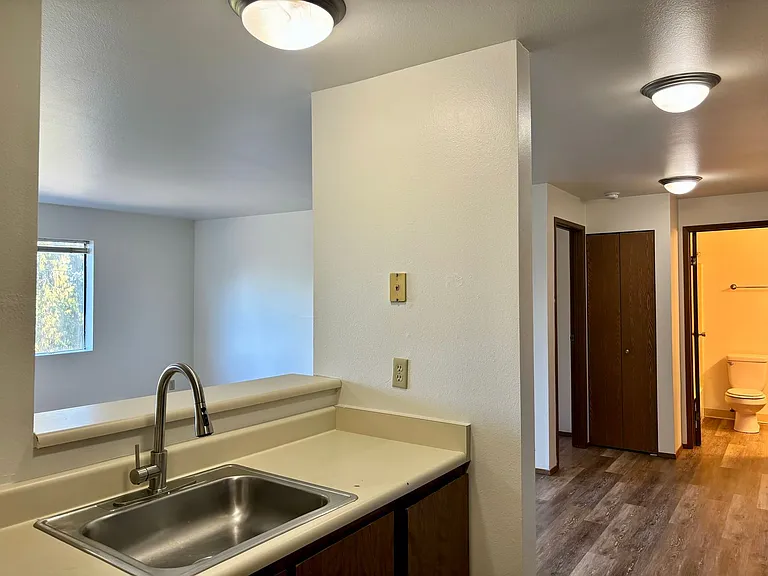 Kelsey House Apartments — Photo 24