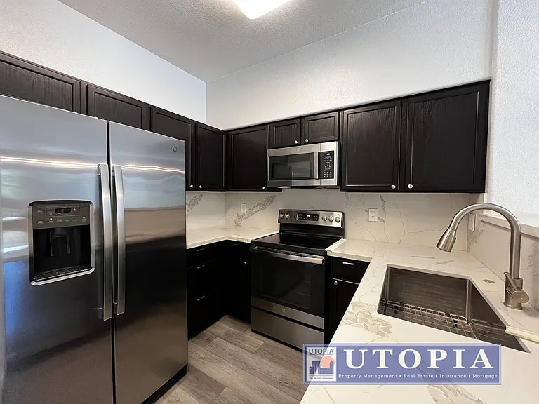156 Everson Dr — Photo 8