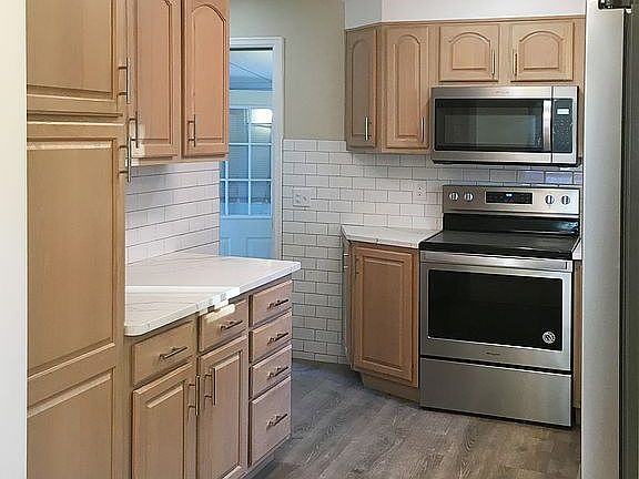 5th image of 21 Meadow St