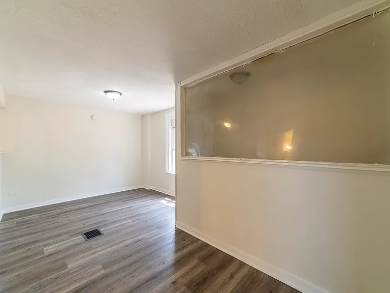 19 Rimbach St #6 — Photo 2